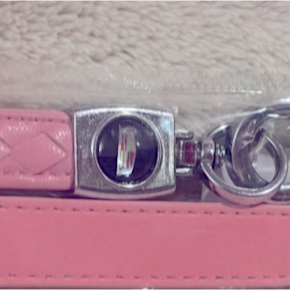 Pink Cadillac Keychain - Picture 2 of 2